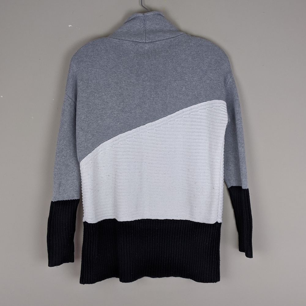 Vince Camuto | Gray Color Block Sweater -E36 - Picture 2 of 5